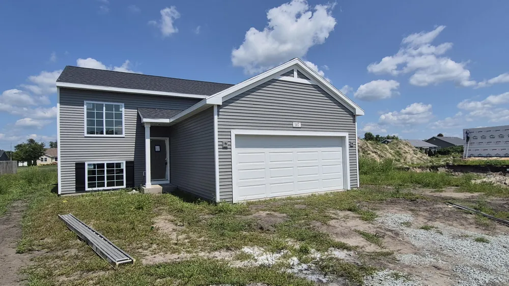 1107 E Henry Drive Knox, IN 46534