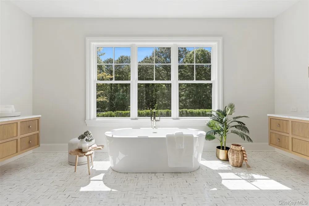 450 Seven Ponds Towd Road Water Mill, NY 11976