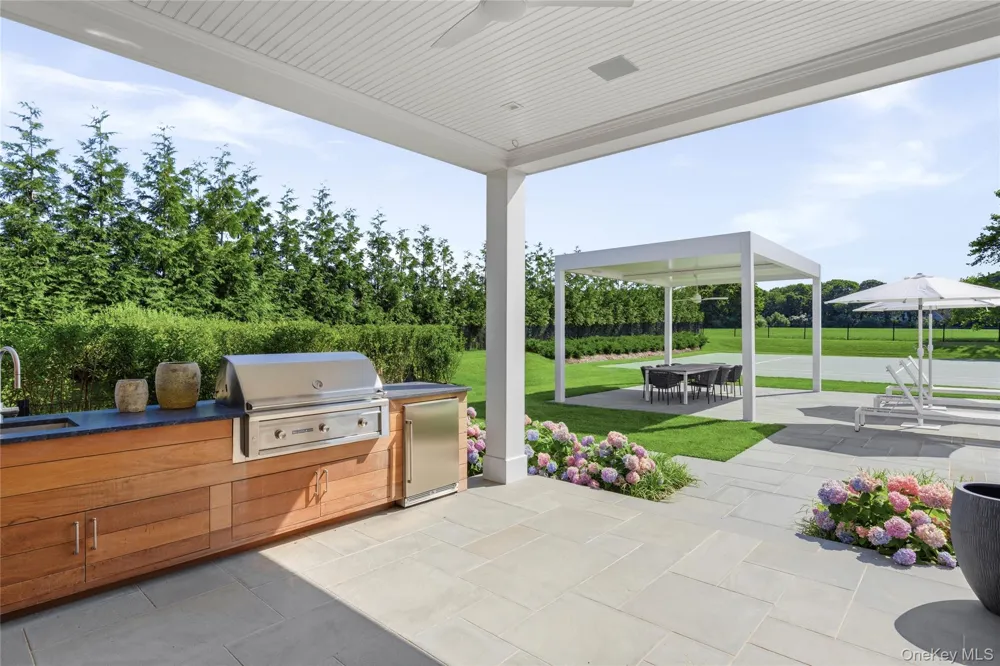 450 Seven Ponds Towd Road Water Mill, NY 11976