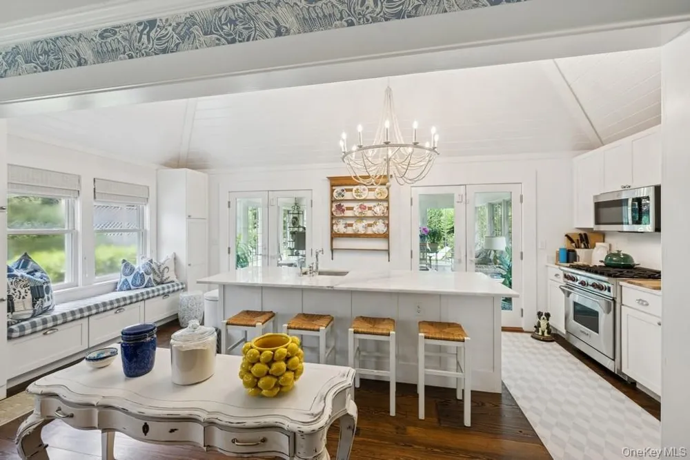 163 Halsey Street Southampton, NY 11968