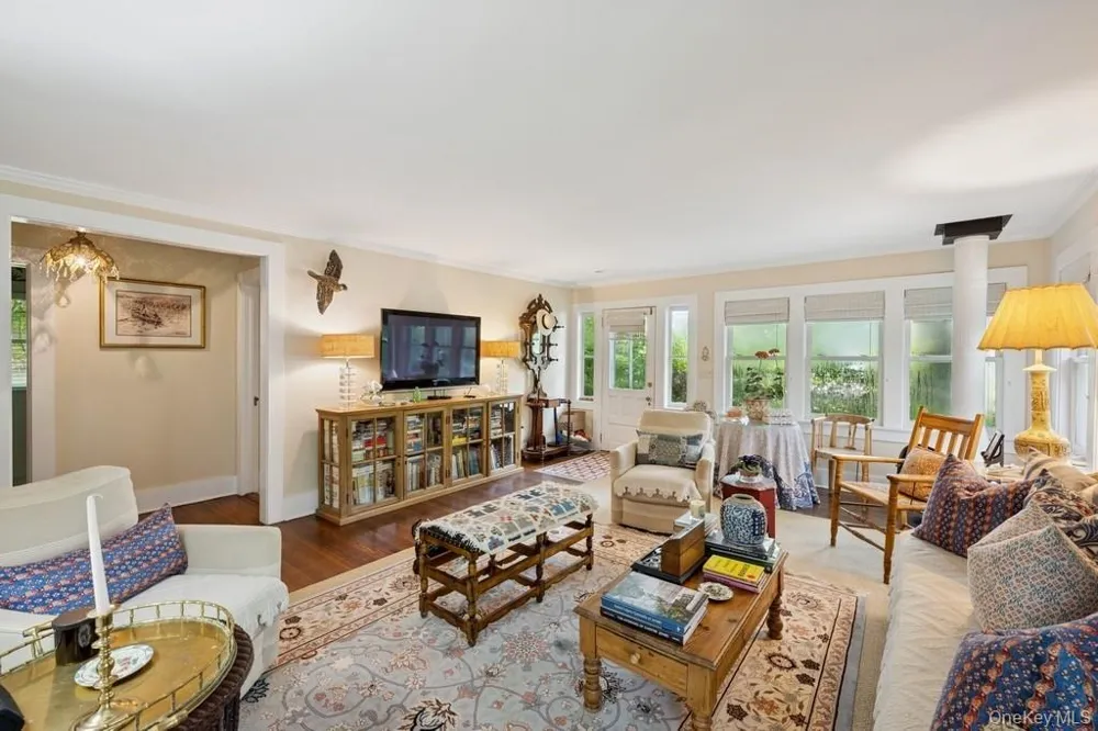 163 Halsey Street Southampton, NY 11968