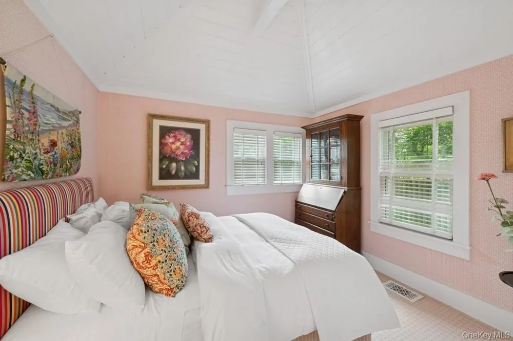 163 Halsey Street Southampton, NY 11968
