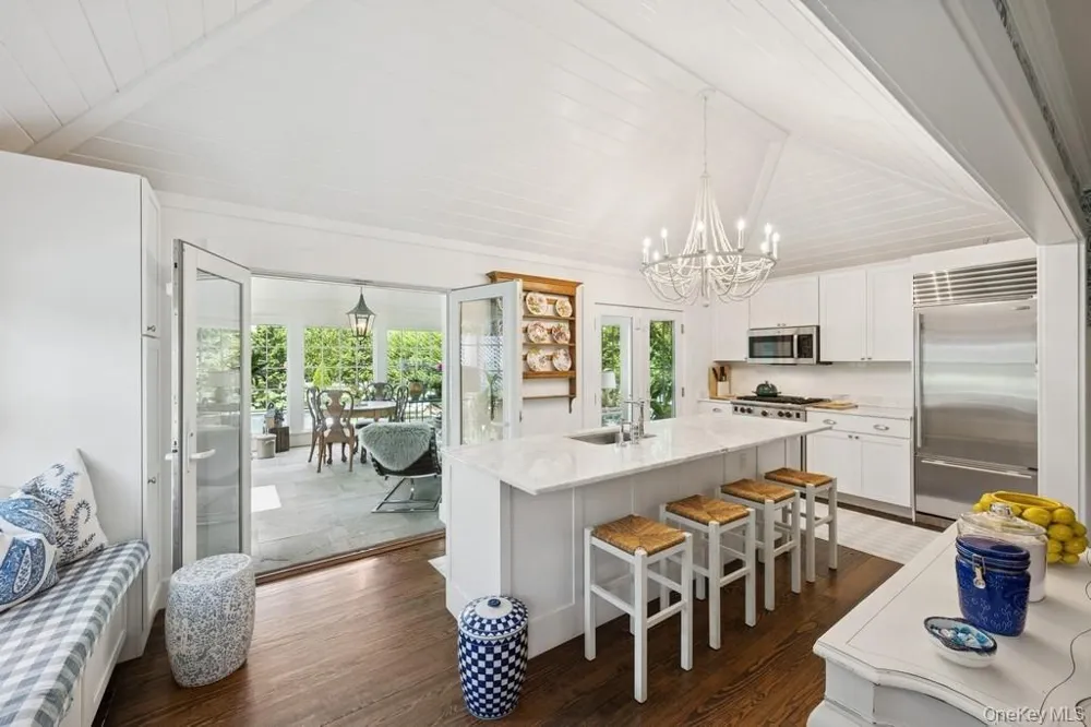 163 Halsey Street Southampton, NY 11968
