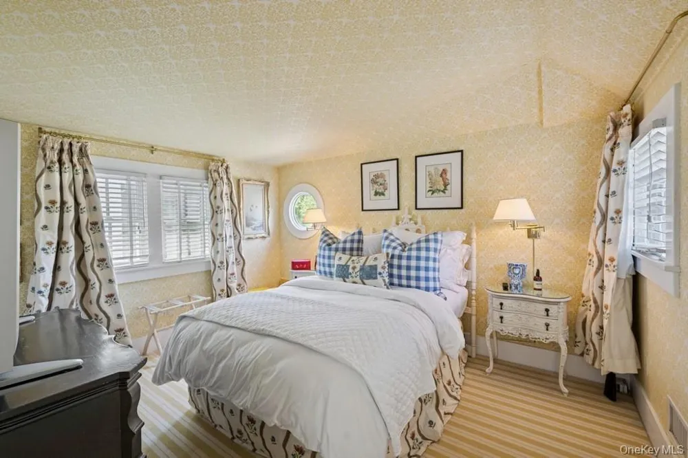 163 Halsey Street Southampton, NY 11968