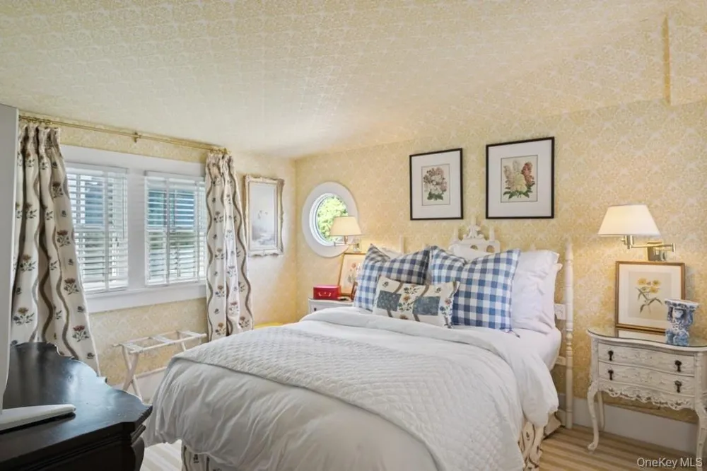 163 Halsey Street Southampton, NY 11968