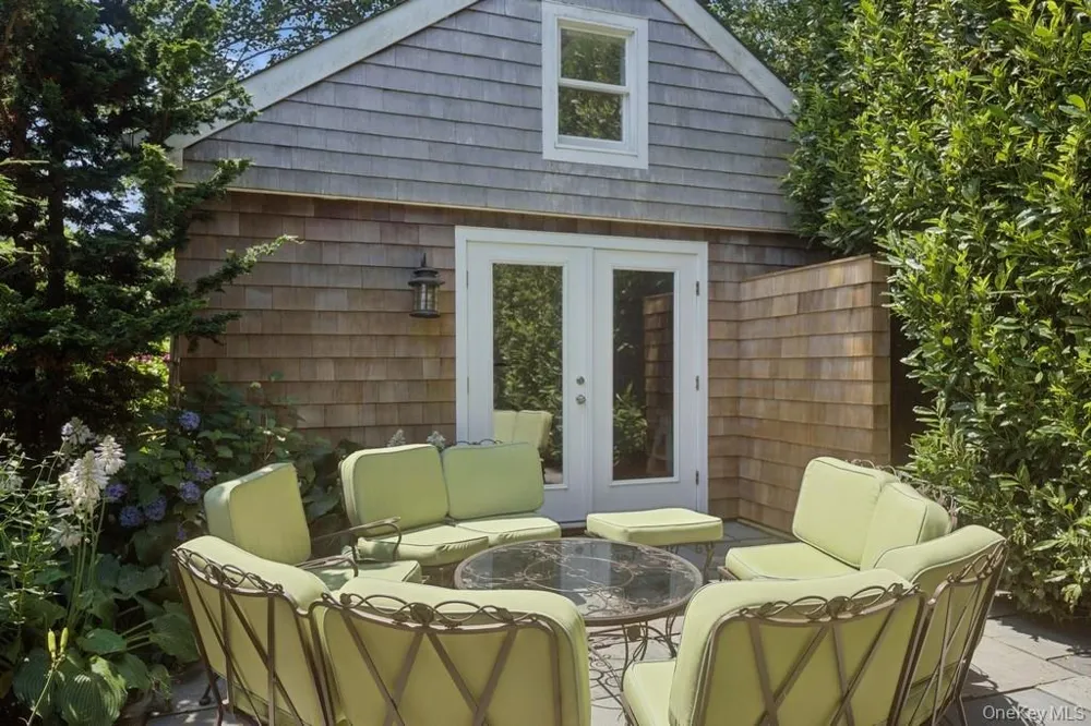 163 Halsey Street Southampton, NY 11968