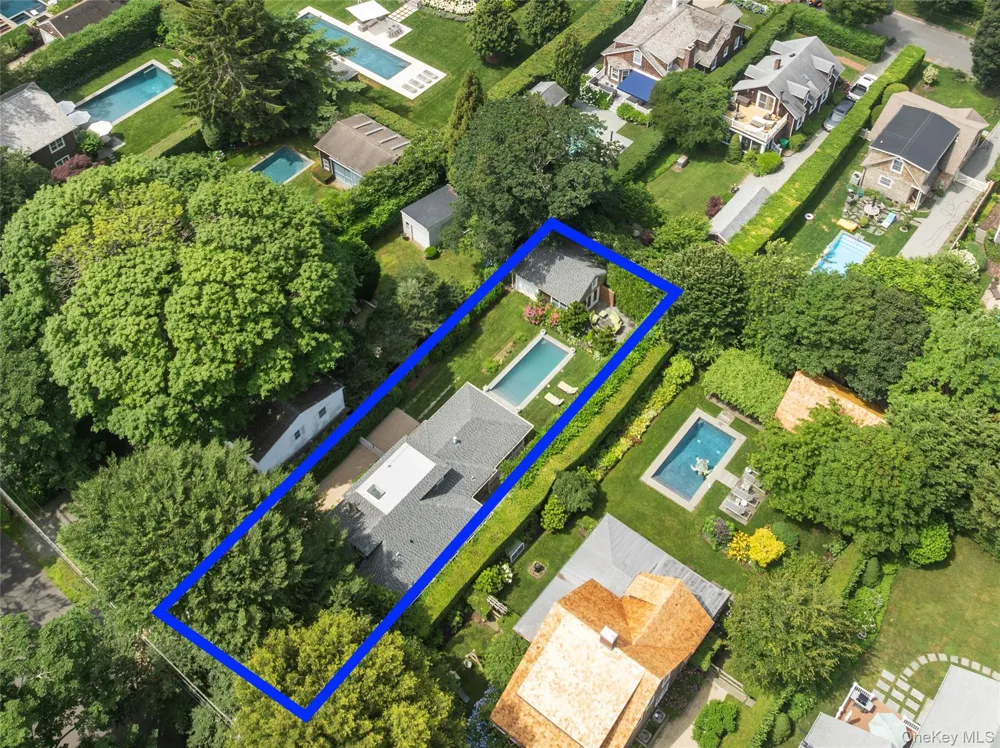 163 Halsey Street Southampton, NY 11968