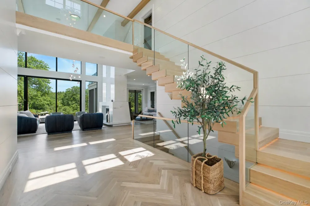 15 Old Point Road Quogue, NY 11959