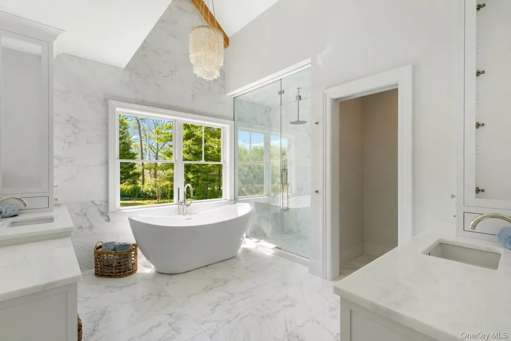 15 Old Point Road Quogue, NY 11959