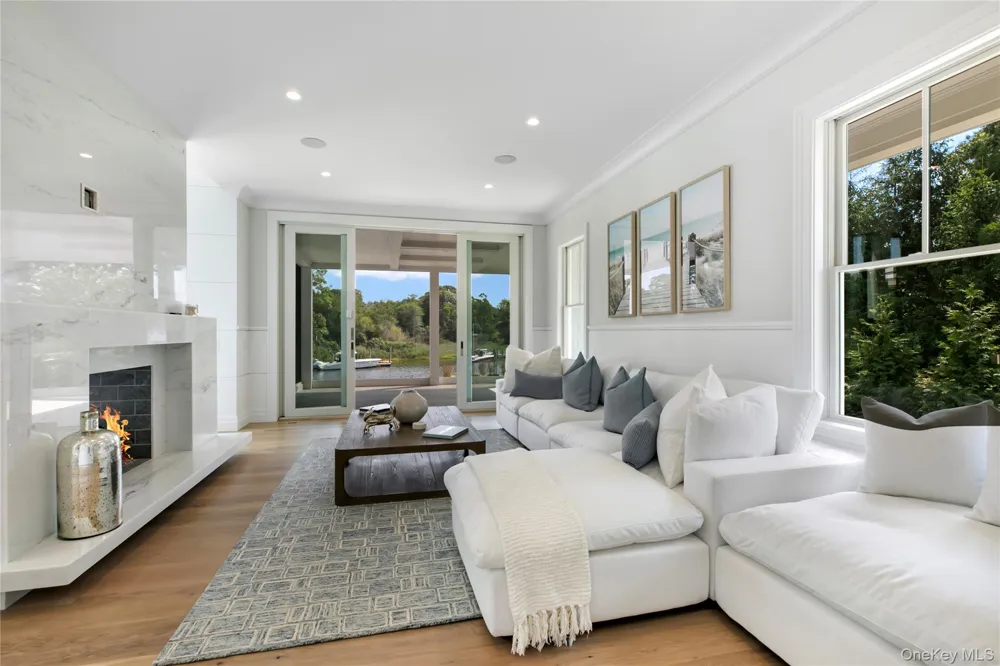 15 Old Point Road Quogue, NY 11959