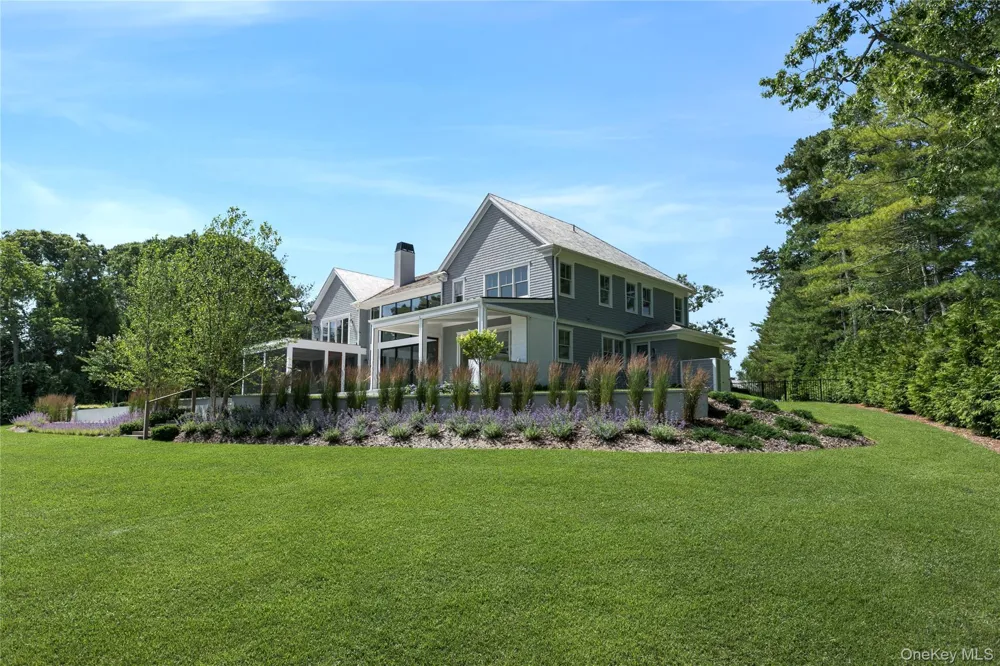 15 Old Point Road Quogue, NY 11959