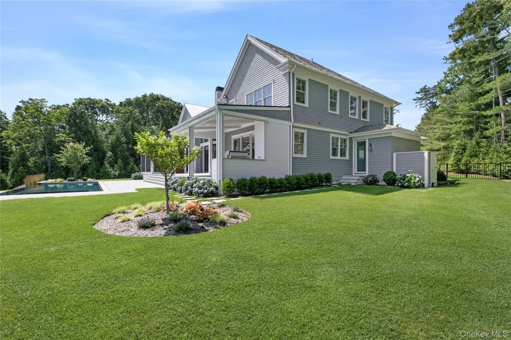 15 Old Point Road Quogue, NY 11959