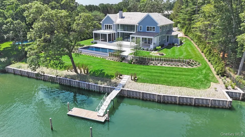 15 Old Point Road Quogue, NY 11959