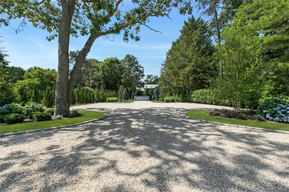 15 Old Point Road Quogue, NY 11959