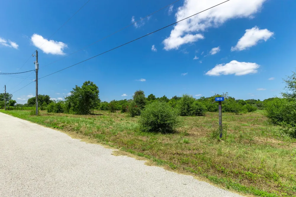 5815 Wild Flower Road Sealy, TX 77474