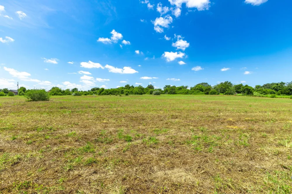 5815 Wild Flower Road Sealy, TX 77474