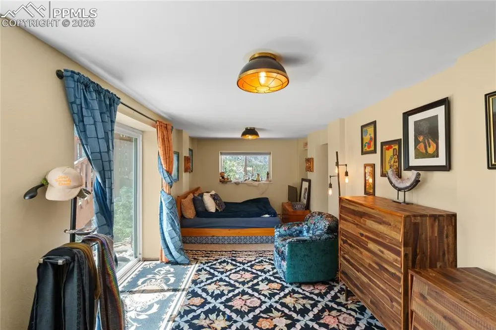 6840 Eagle Mountain Road Manitou Springs, CO 80829