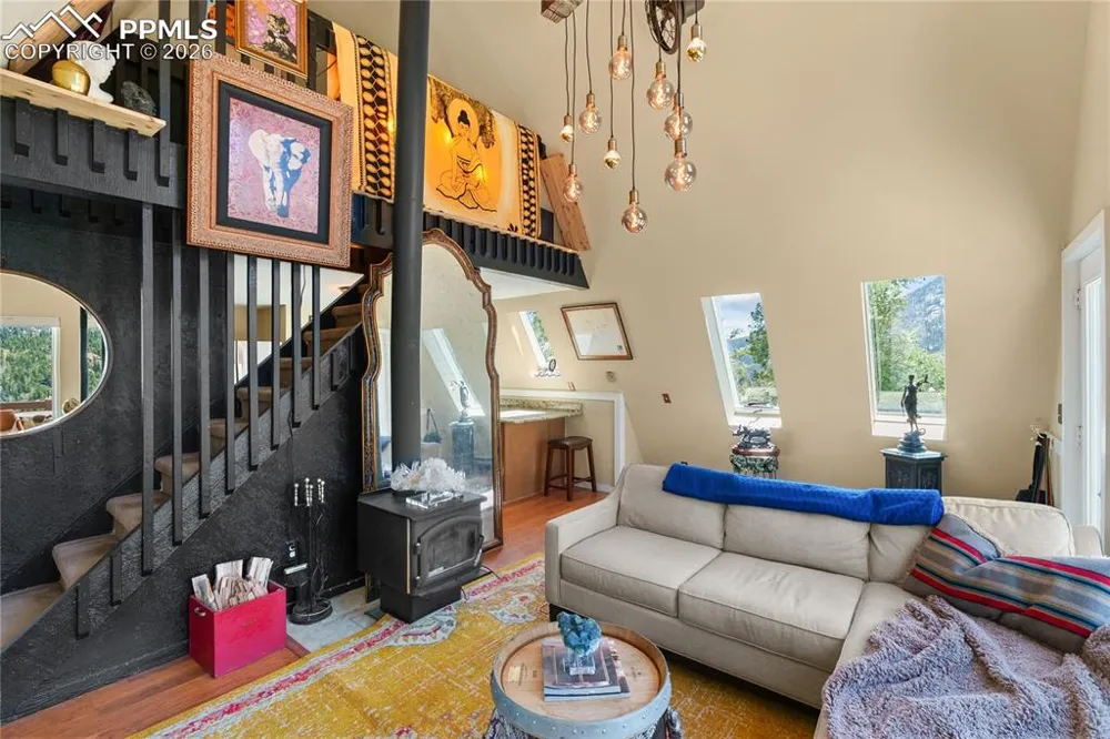 6840 Eagle Mountain Road Manitou Springs, CO 80829