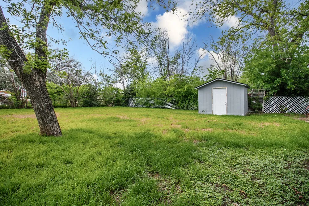 1928 S Walnut Street Brady, TX 76825