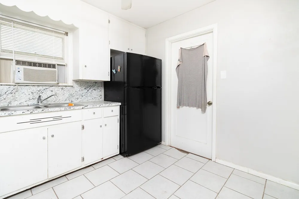 1928 S Walnut Street Brady, TX 76825