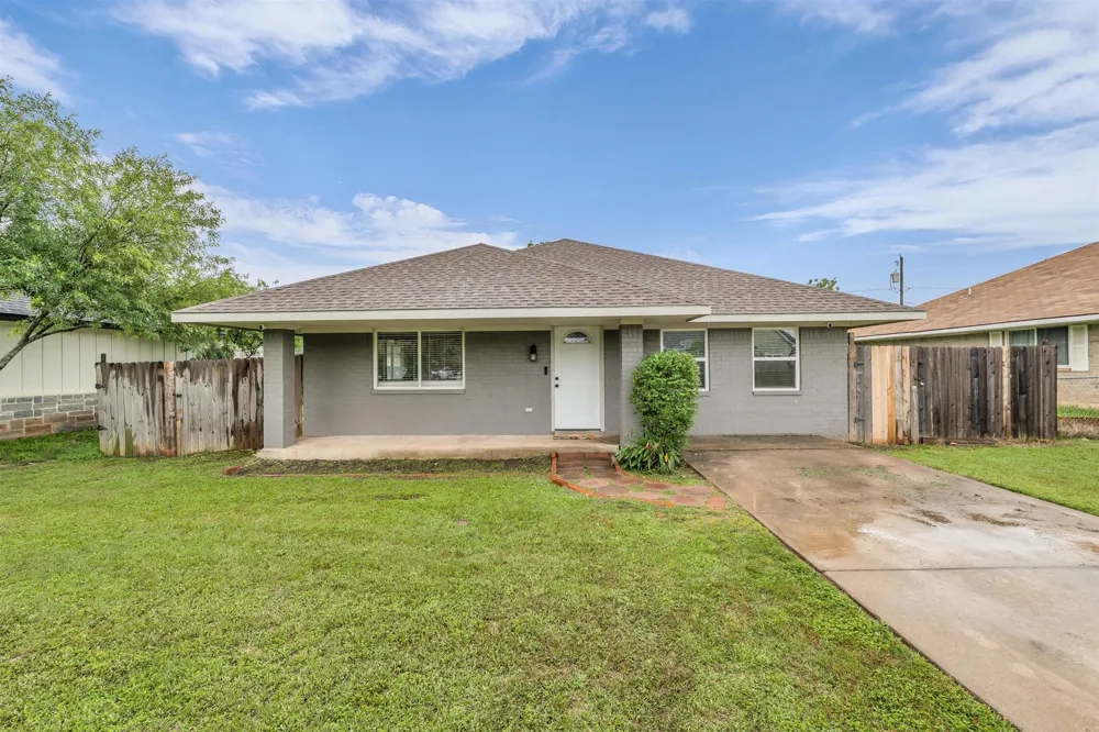 408 Little Avenue McGregor, TX 76657
