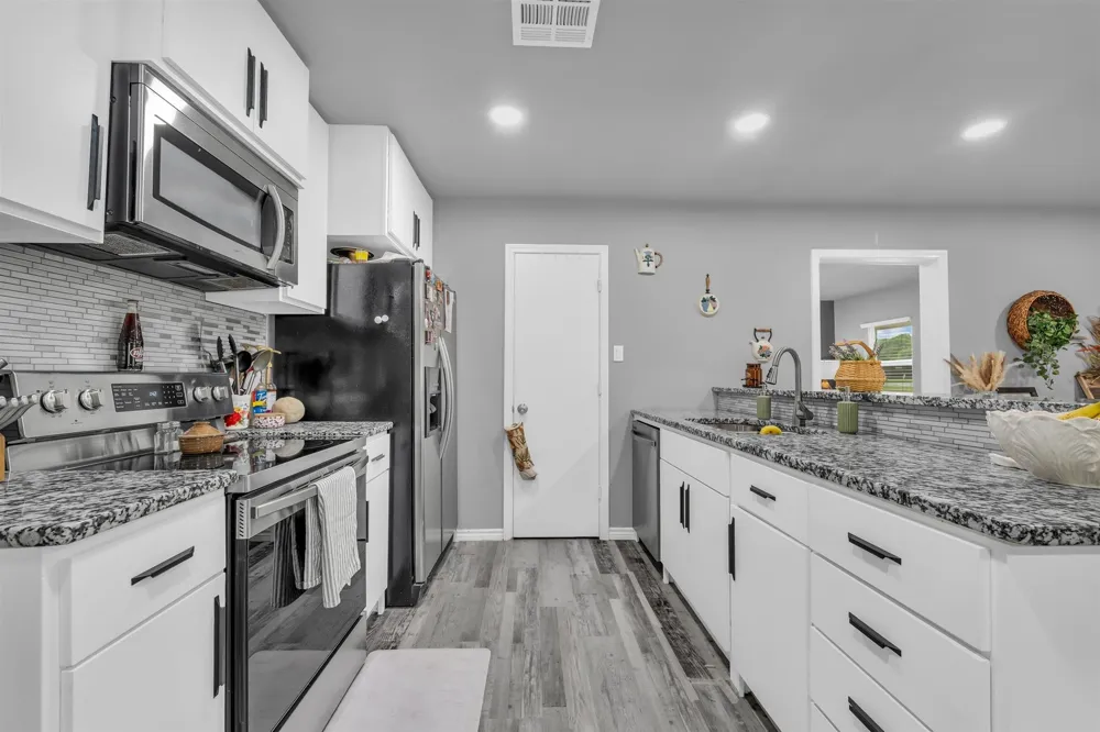 408 Little Avenue McGregor, TX 76657
