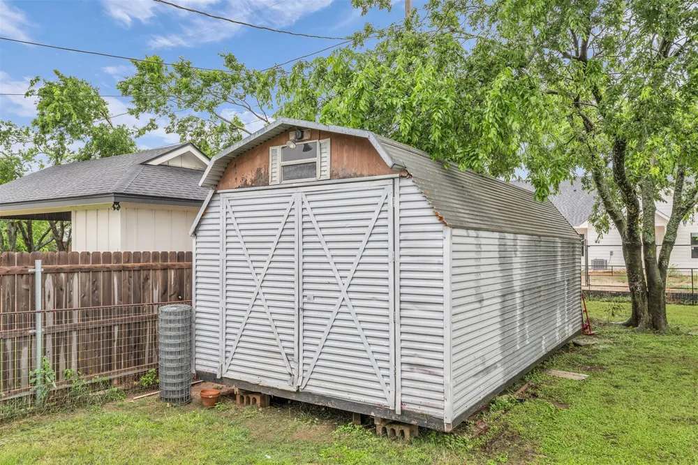 408 Little Avenue McGregor, TX 76657