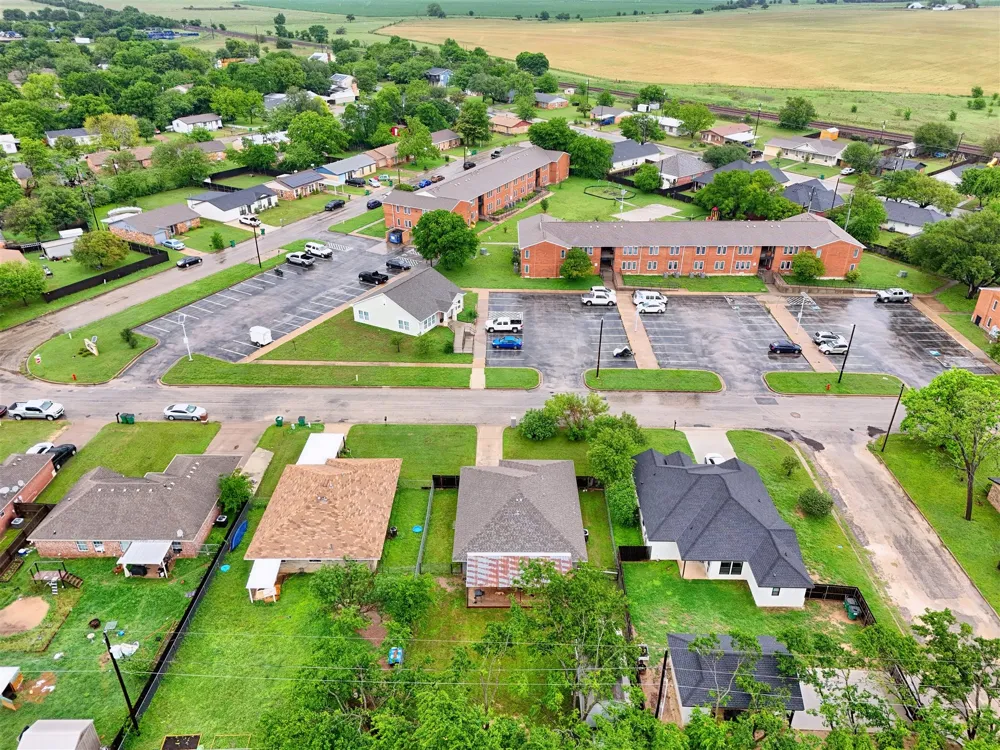 408 Little Avenue McGregor, TX 76657