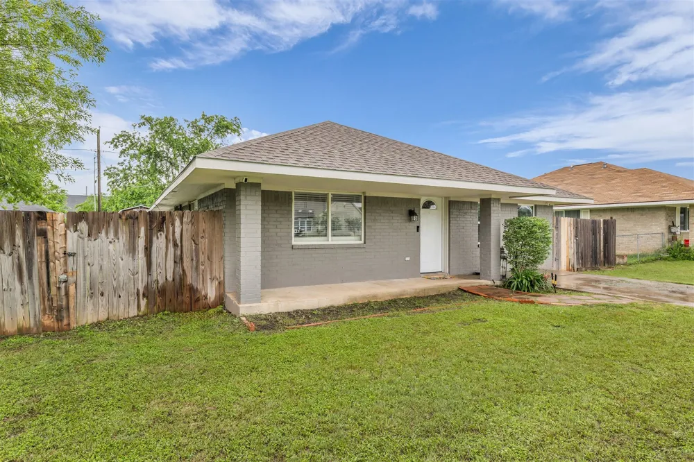 408 Little Avenue McGregor, TX 76657