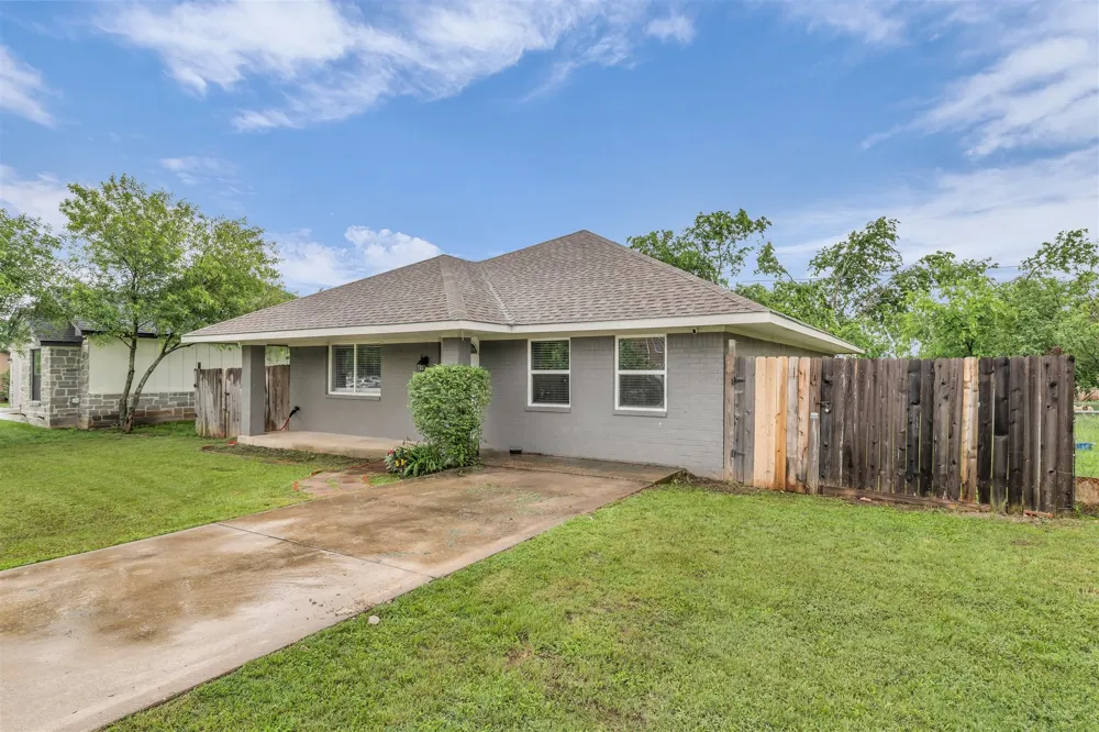 408 Little Avenue McGregor, TX 76657