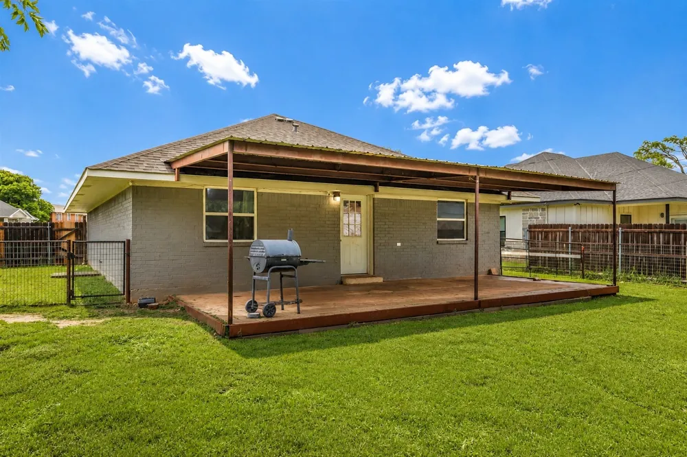 408 Little Avenue McGregor, TX 76657