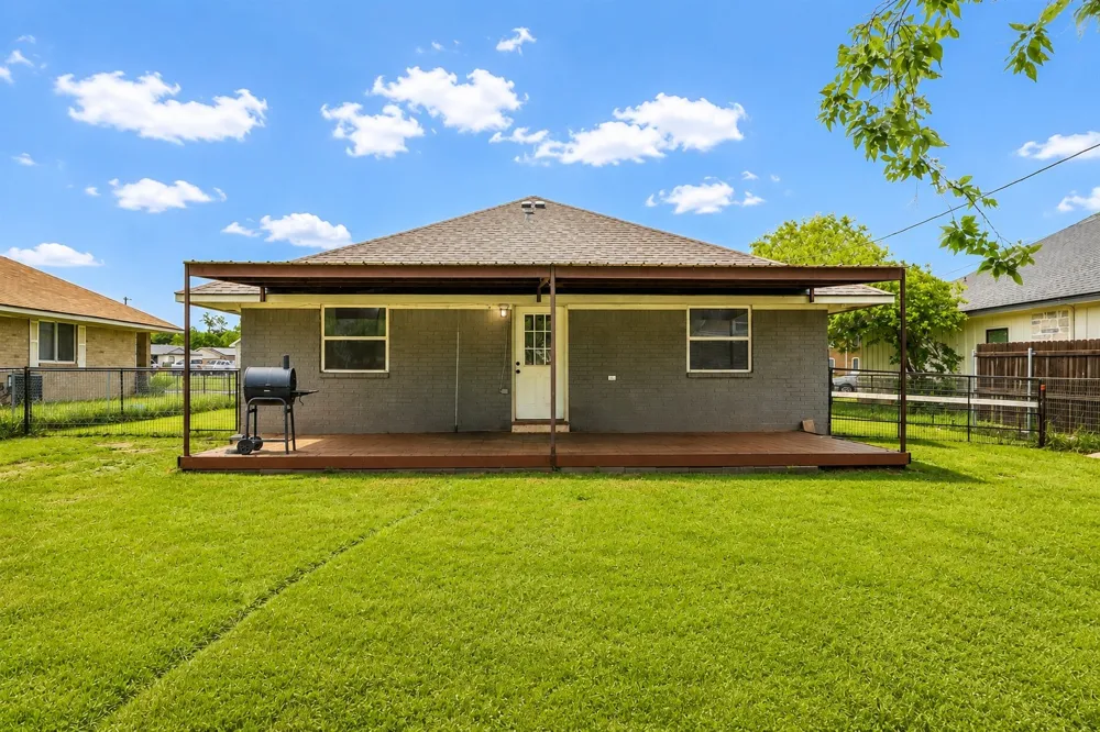 408 Little Avenue McGregor, TX 76657