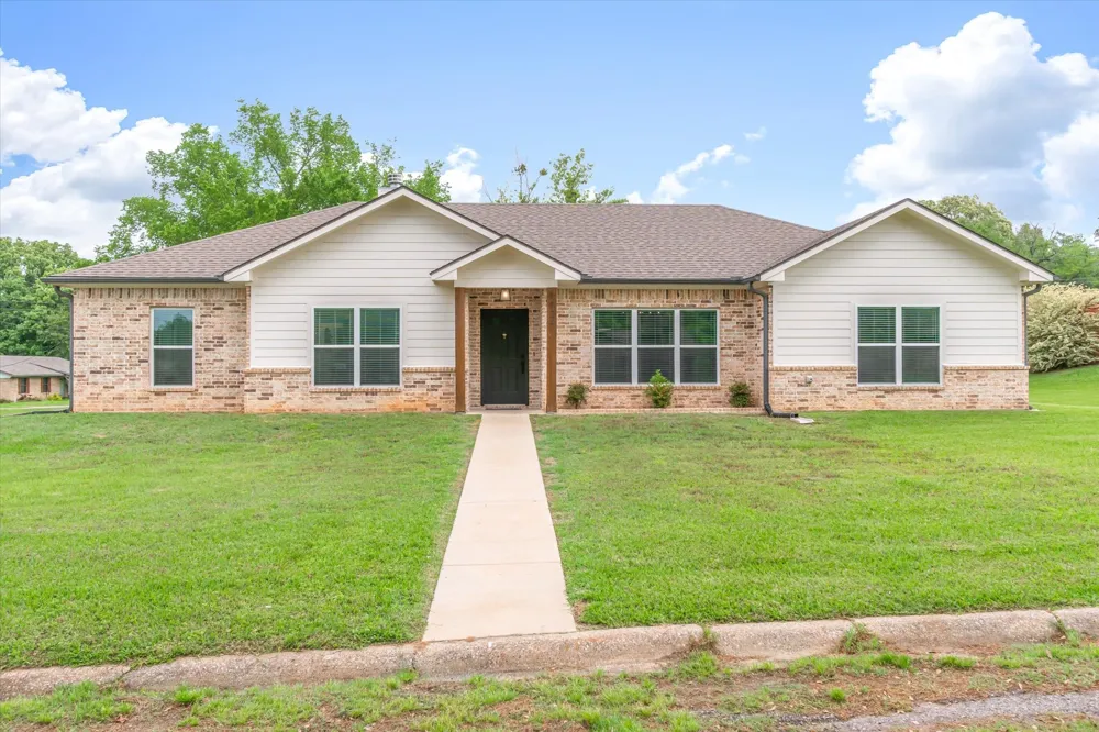 1024 Monte Carlo Grand Saline, TX 75140
