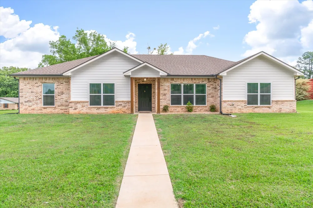 1024 Monte Carlo Grand Saline, TX 75140