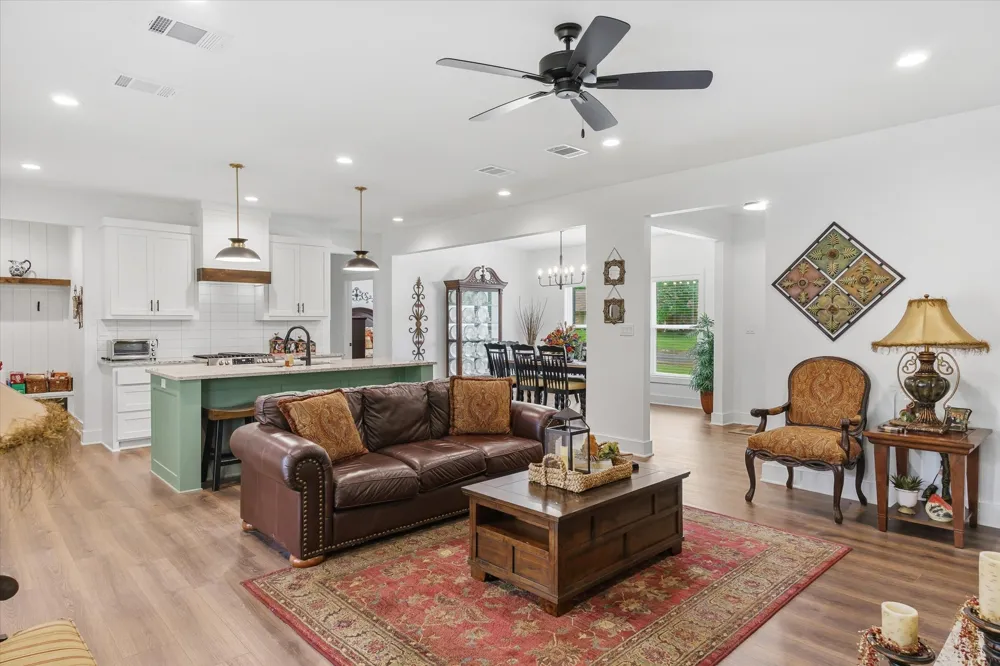 1024 Monte Carlo Grand Saline, TX 75140