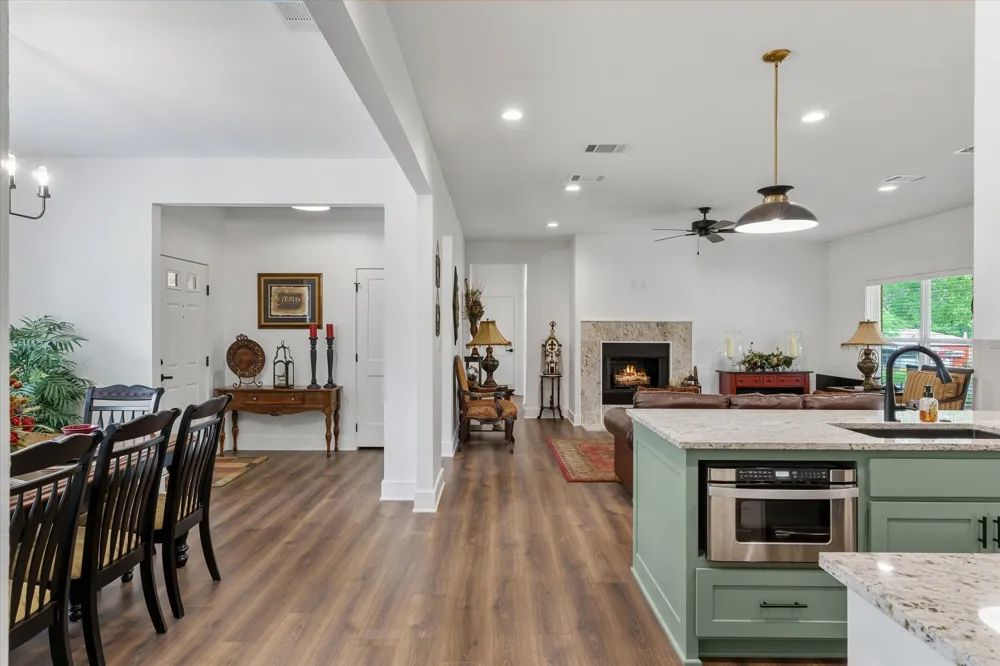 1024 Monte Carlo Grand Saline, TX 75140