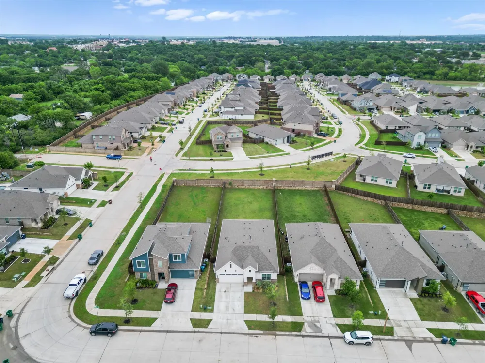 2105 Blackcap Street Denton, TX 76205