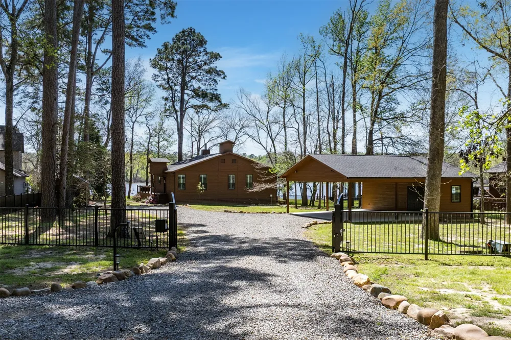 551 W Eagle Point Drive Mount Vernon, TX 75457