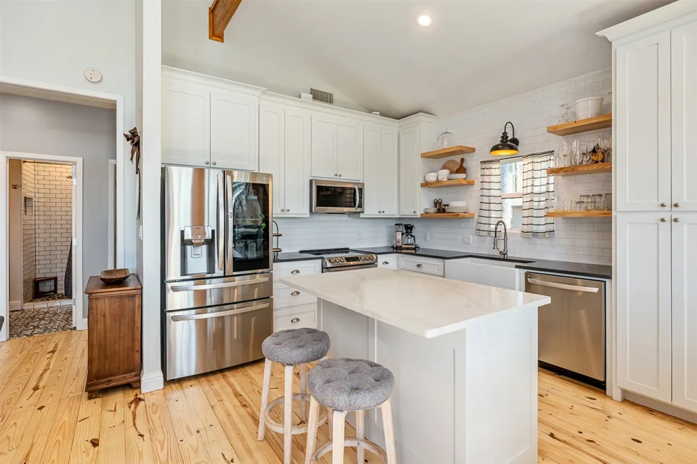 551 W Eagle Point Drive Mount Vernon, TX 75457