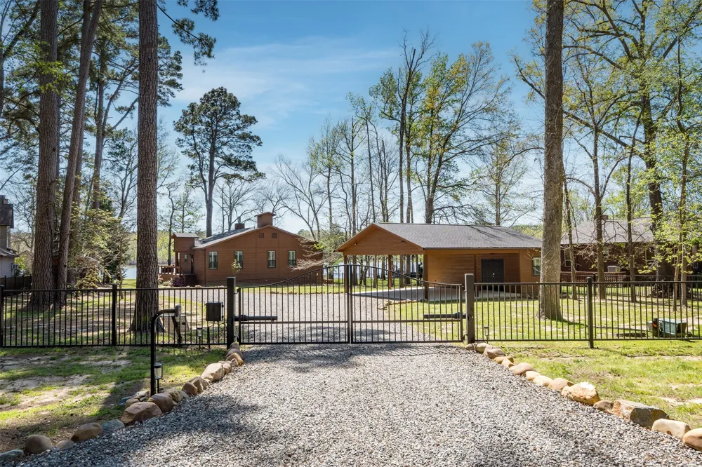 551 W Eagle Point Drive Mount Vernon, TX 75457