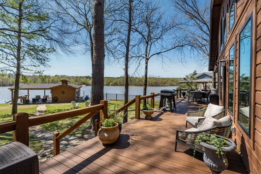 551 W Eagle Point Drive Mount Vernon, TX 75457