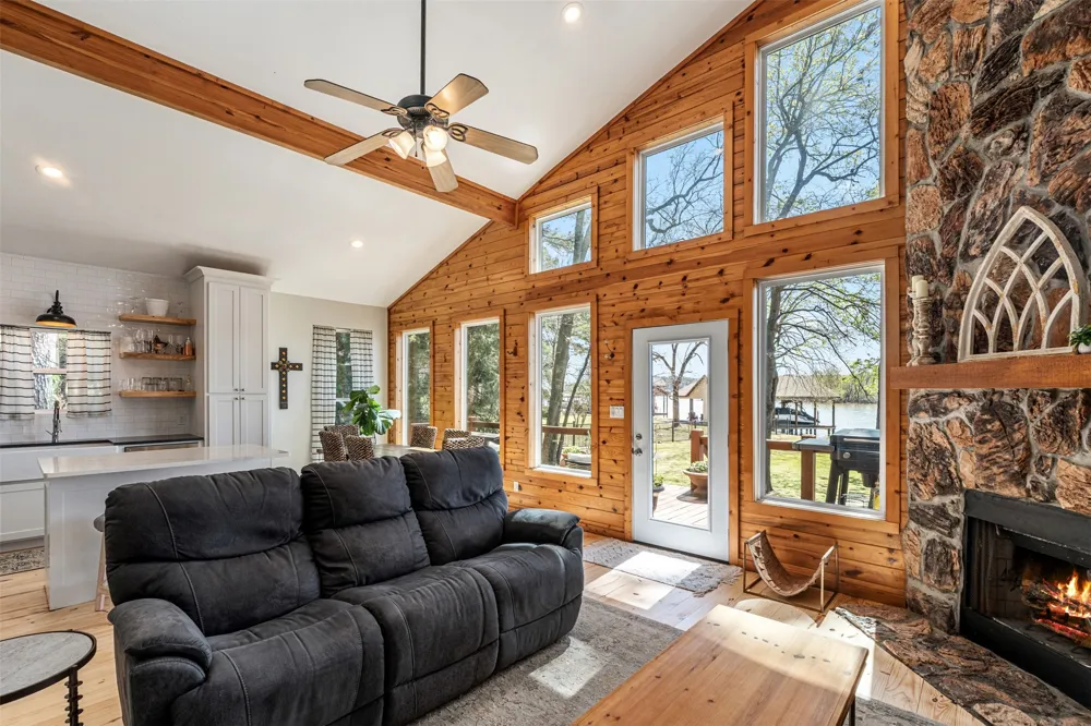 551 W Eagle Point Drive Mount Vernon, TX 75457
