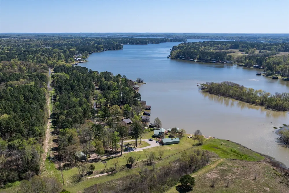 551 W Eagle Point Drive Mount Vernon, TX 75457