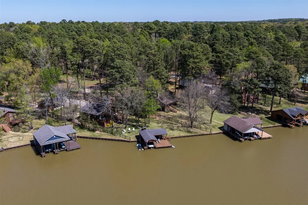 551 W Eagle Point Drive Mount Vernon, TX 75457