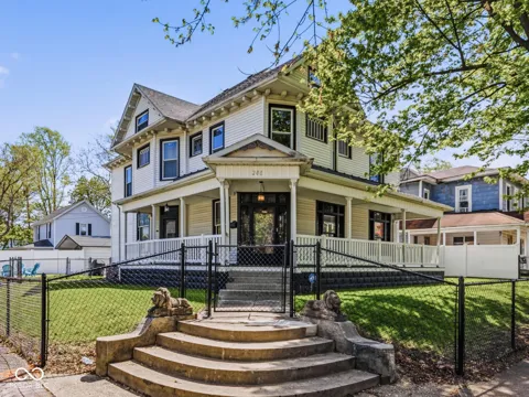 200 E South Street