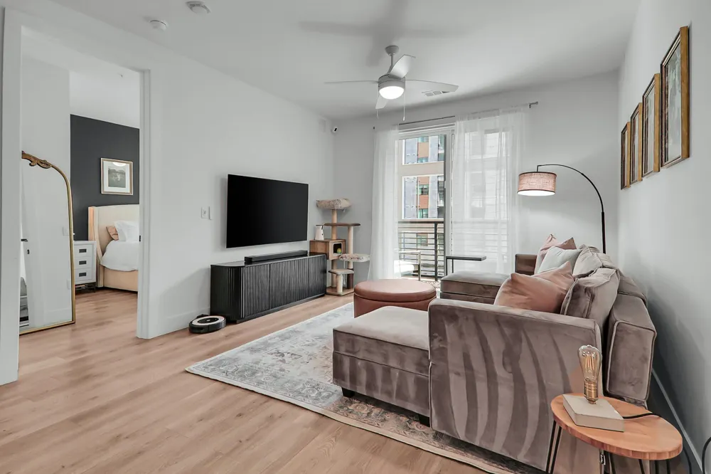 1701 Simond Avenue #304 Austin, TX 78723