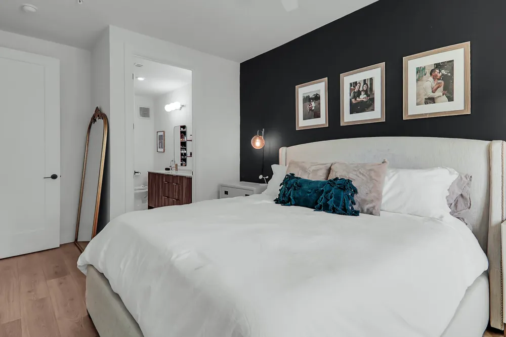 1701 Simond Avenue #304 Austin, TX 78723