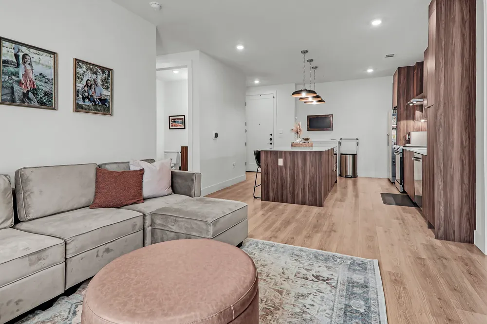 1701 Simond Avenue #304 Austin, TX 78723