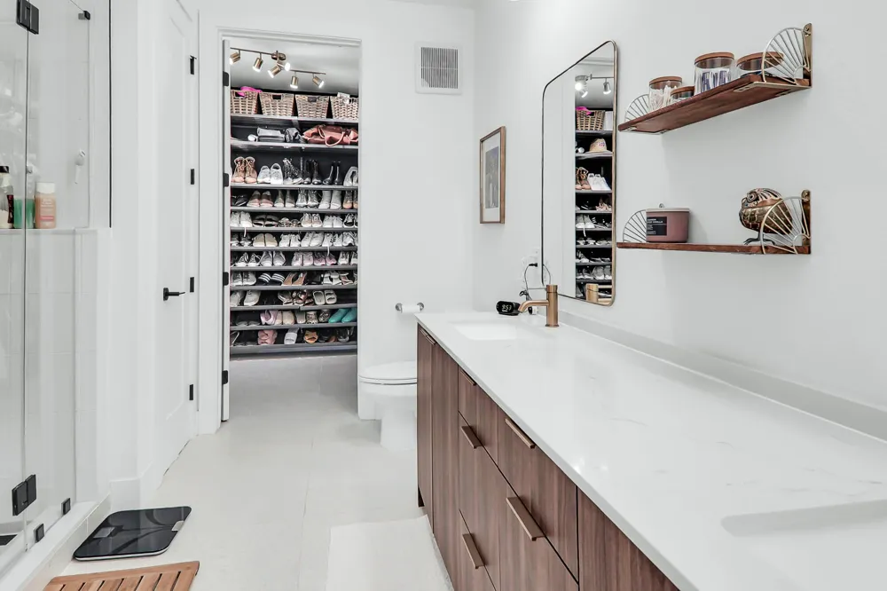 1701 Simond Avenue #304 Austin, TX 78723