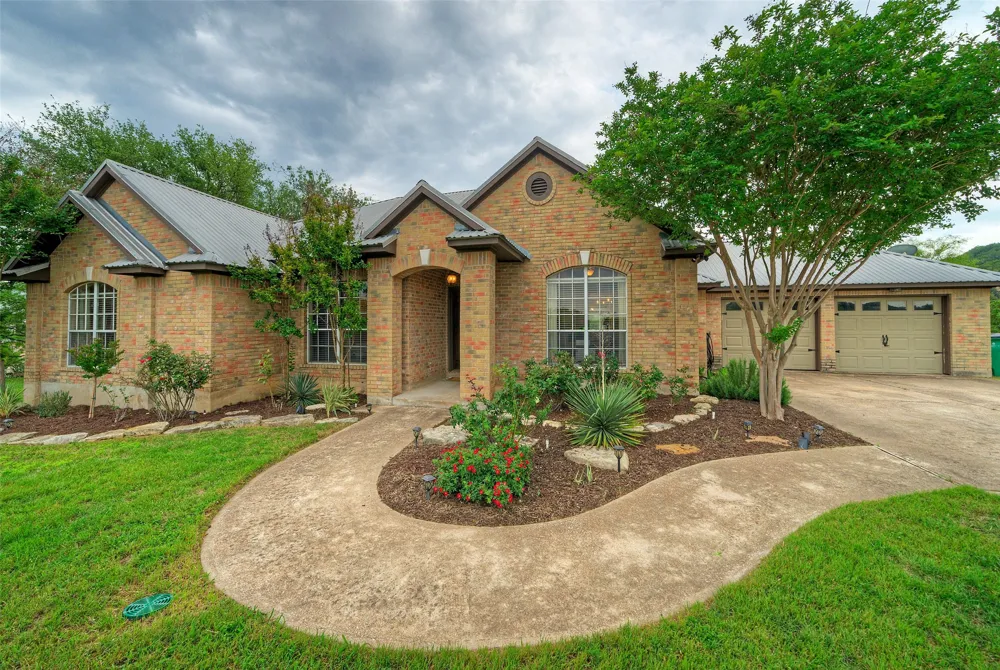 511 Chaneys Crossing Bertram, TX 78605